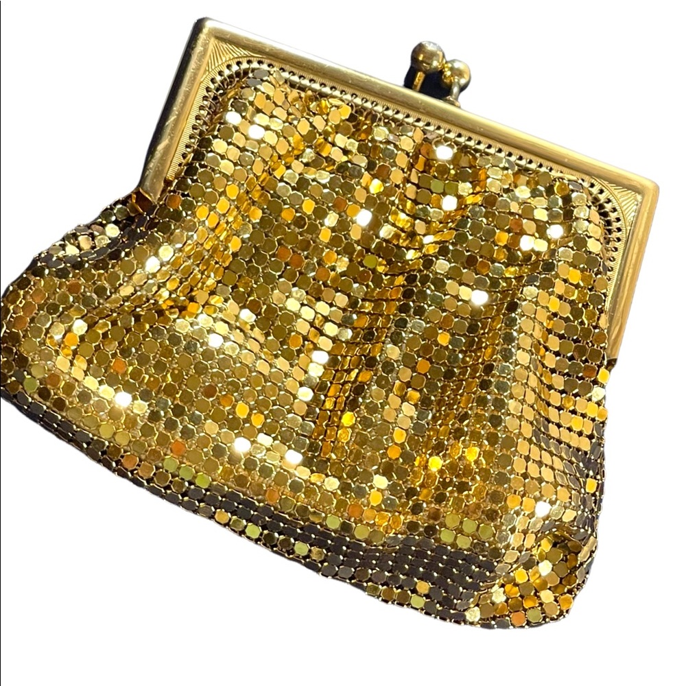 Vintage 1960s Gold metal chain mail change purse rhinestone kiss lock